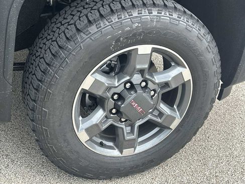 New 2026 GMC Sierra 2500 SLE AWD/4WD image 29