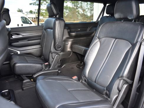 Used 2024 Jeep Wagoneer L Series II w/ Premium Group I image 29