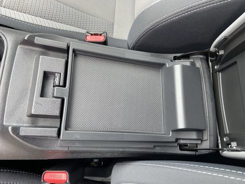 Used 2023 Subaru Outback Premium image 39