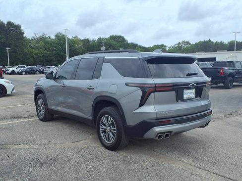 Used 2025 Chevrolet Traverse LT w/ LPO, Floor Liner Package FWD image 23