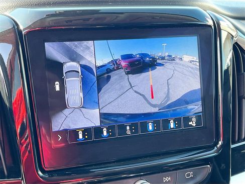 Used 2021 Chevrolet Traverse Premier image 14