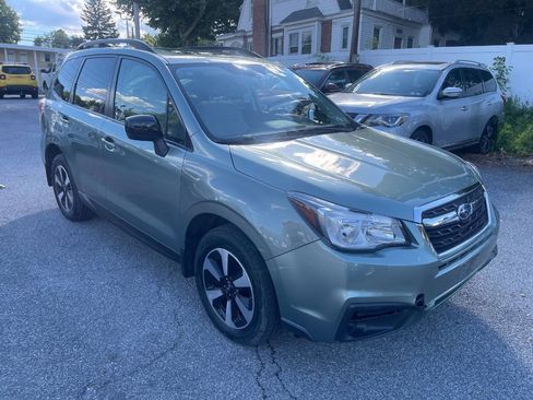 Used 2017 Subaru Forester 2.5i Premium w/ All-Weather Package AWD/4WD image 4