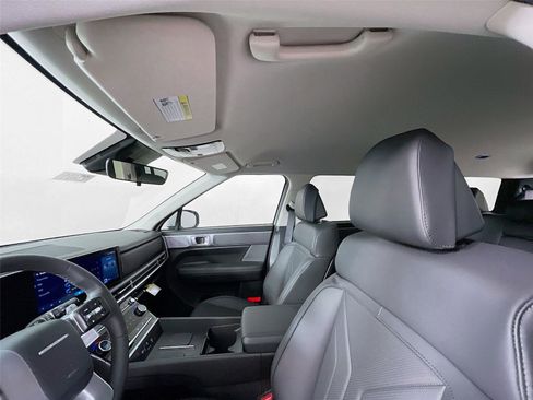 Certified 2025 Hyundai Santa Fe SEL image 7