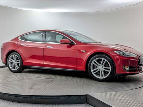 Used 2013 Tesla Model S Performance RWD image 9