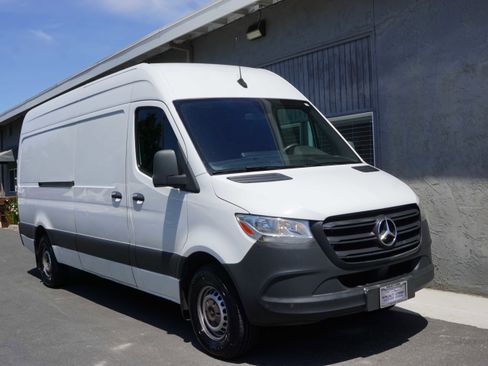 Used 2019 Mercedes-Benz Sprinter 170 image 16