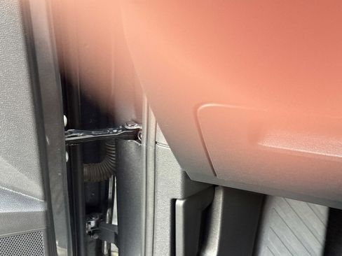 Certified 2023 Volkswagen Tiguan SE image 29