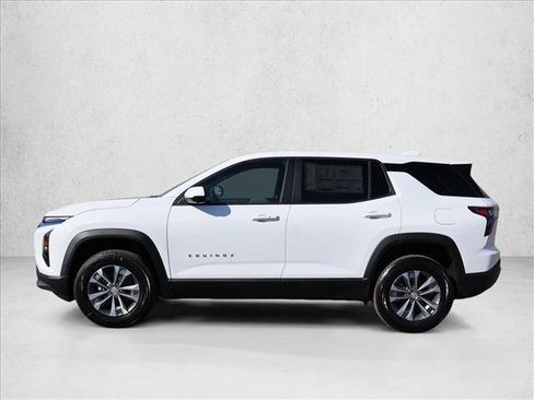 New 2026 Chevrolet Equinox LT w/ Convenience Package II FWD image 9