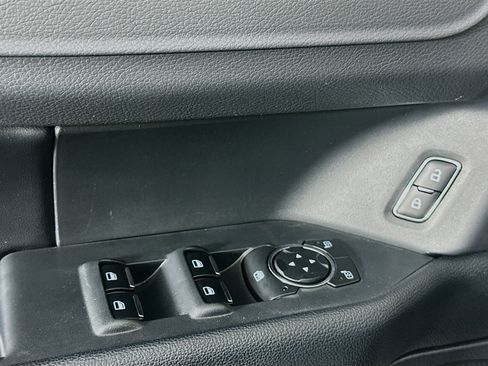 Used 2023 Ford Expedition XLT image 15