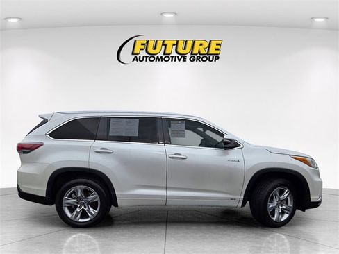 Used 2016 Toyota Highlander Limited Platinum image 3