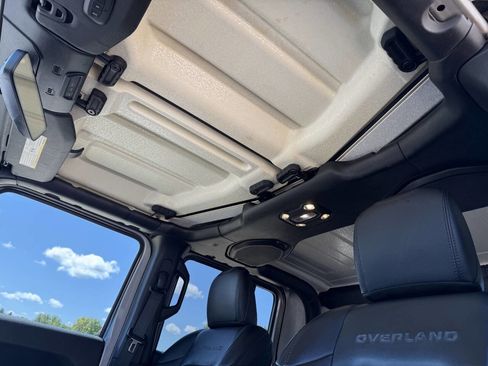 Used 2020 Jeep Gladiator Overland w/ Uconnect 4C Nav & Sound Group image 14
