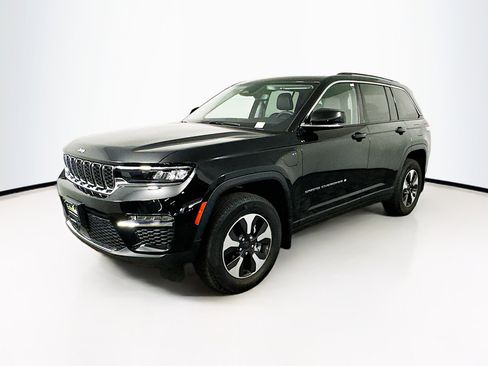 Used 2022 Jeep Grand Cherokee Limited 4xe w/ MOPAR Finishing Package image 3