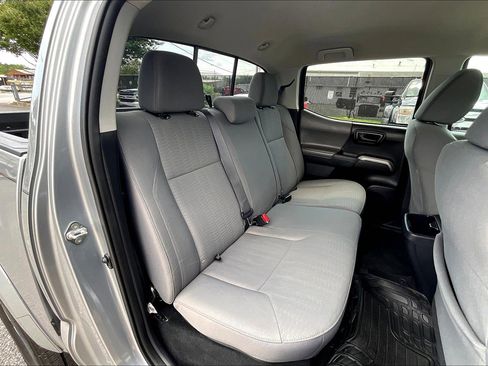 Used 2018 Toyota Tacoma SR5 RWD image 26