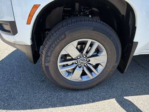 New 2026 Nissan Frontier SV w/ Tow Package AWD/4WD image 10