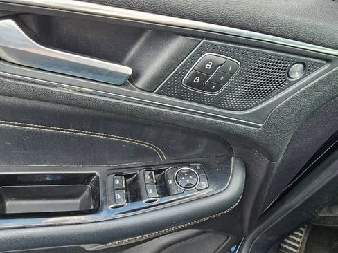 Used 2019 Ford Edge Titanium w/ Equipment Group 301A FWD image 11