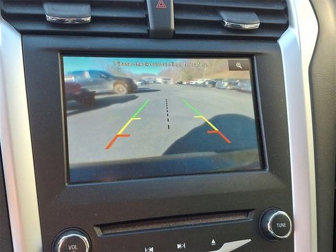 Used 2013 Ford Fusion SE image 18