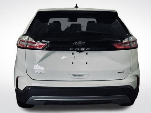 Used 2024 Ford Edge SEL image 8