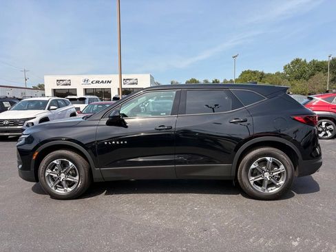 Used 2025 Chevrolet Blazer LT FWD image 4