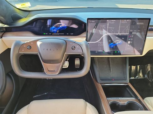 Used 2022 Tesla Model S image 4