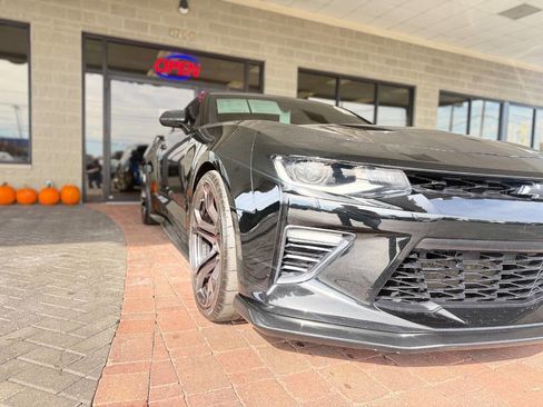 Used 2018 Chevrolet Camaro SS image 27