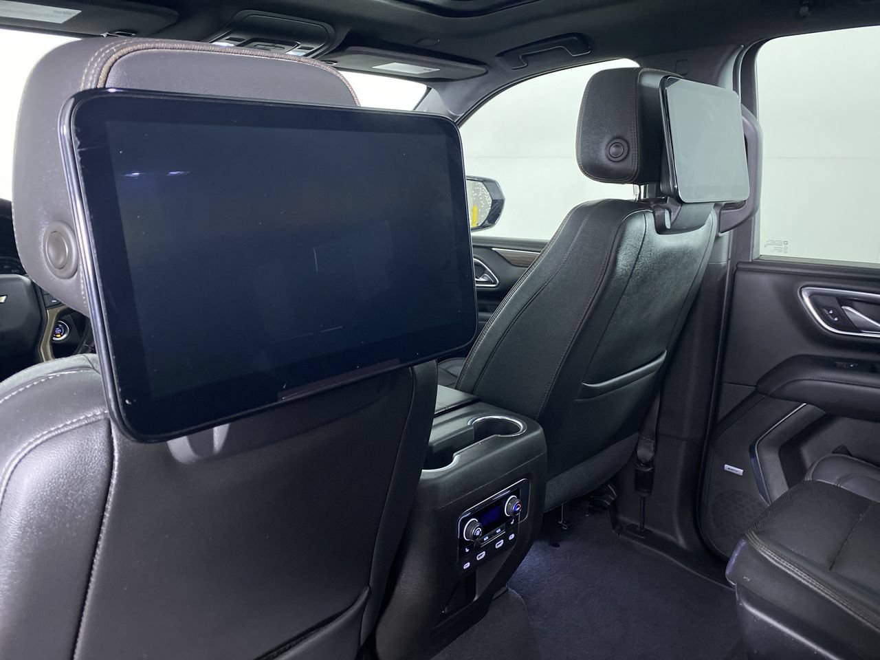 Certified 2021 Chevrolet Suburban High Country AWD/4WD image 17
