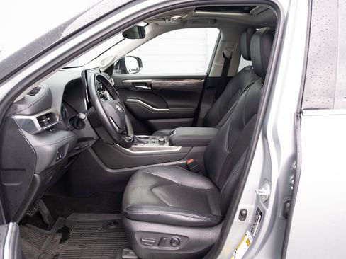 Used 2020 Toyota Highlander Limited AWD/4WD image 13