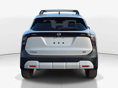 New 2026 Nissan Kicks SR w/ Cold Weather Package image 6
