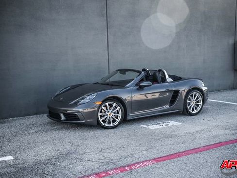 Used 2021 Porsche 718 Boxster image 19