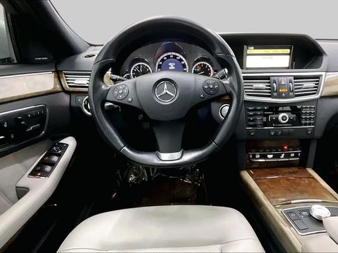 Used 2010 Mercedes-Benz E 350 Sedan image 5