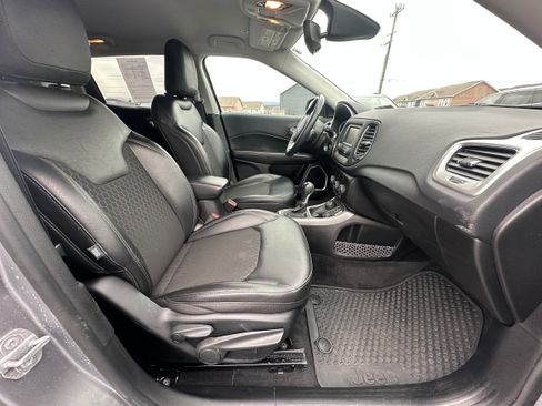 Used 2018 Jeep Compass Latitude w/ Cold Weather Group image 23