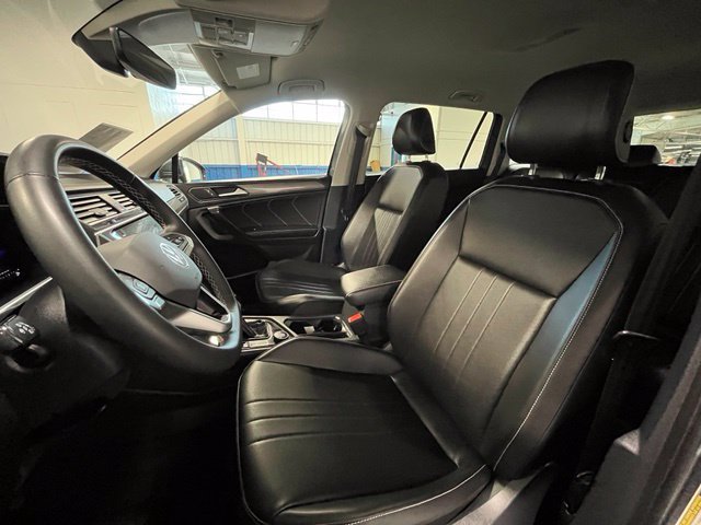 Used 2024 Volkswagen Tiguan SE AWD/4WD image 20