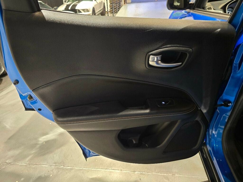 Used 2017 Jeep Compass Latitude w/ Popular Equipment Group FWD image 18