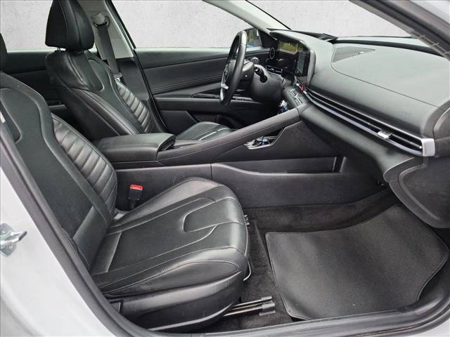 Used 2025 Hyundai Elantra Limited FWD image 21