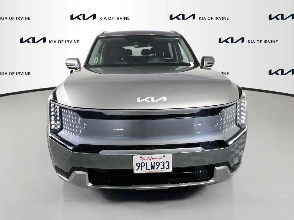 Certified 2024 Kia EV9 Land w/ Towing Package AWD/4WD image 2