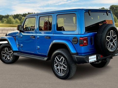 New 2026 Jeep Wrangler Unlimited Sahara AWD/4WD image 3