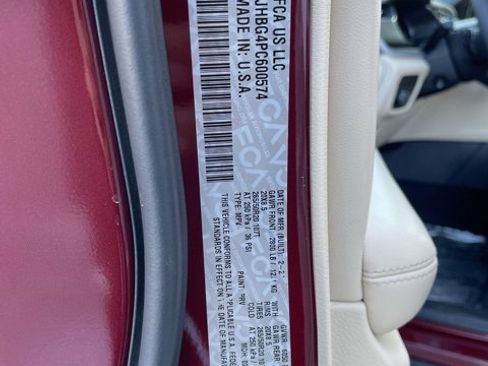 Used 2023 Jeep Grand Cherokee Limited w/ Luxury Tech Group II image 38