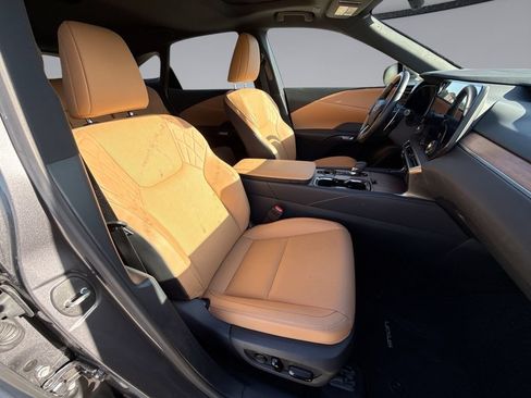 Used 2025 Lexus RX 350 Premium w/ Accessory Package (Z1) FWD image 16