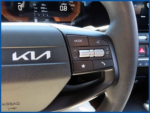 Used 2025 Kia K4 FWD image 15