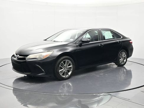 Used 2016 Toyota Camry SE FWD image 1