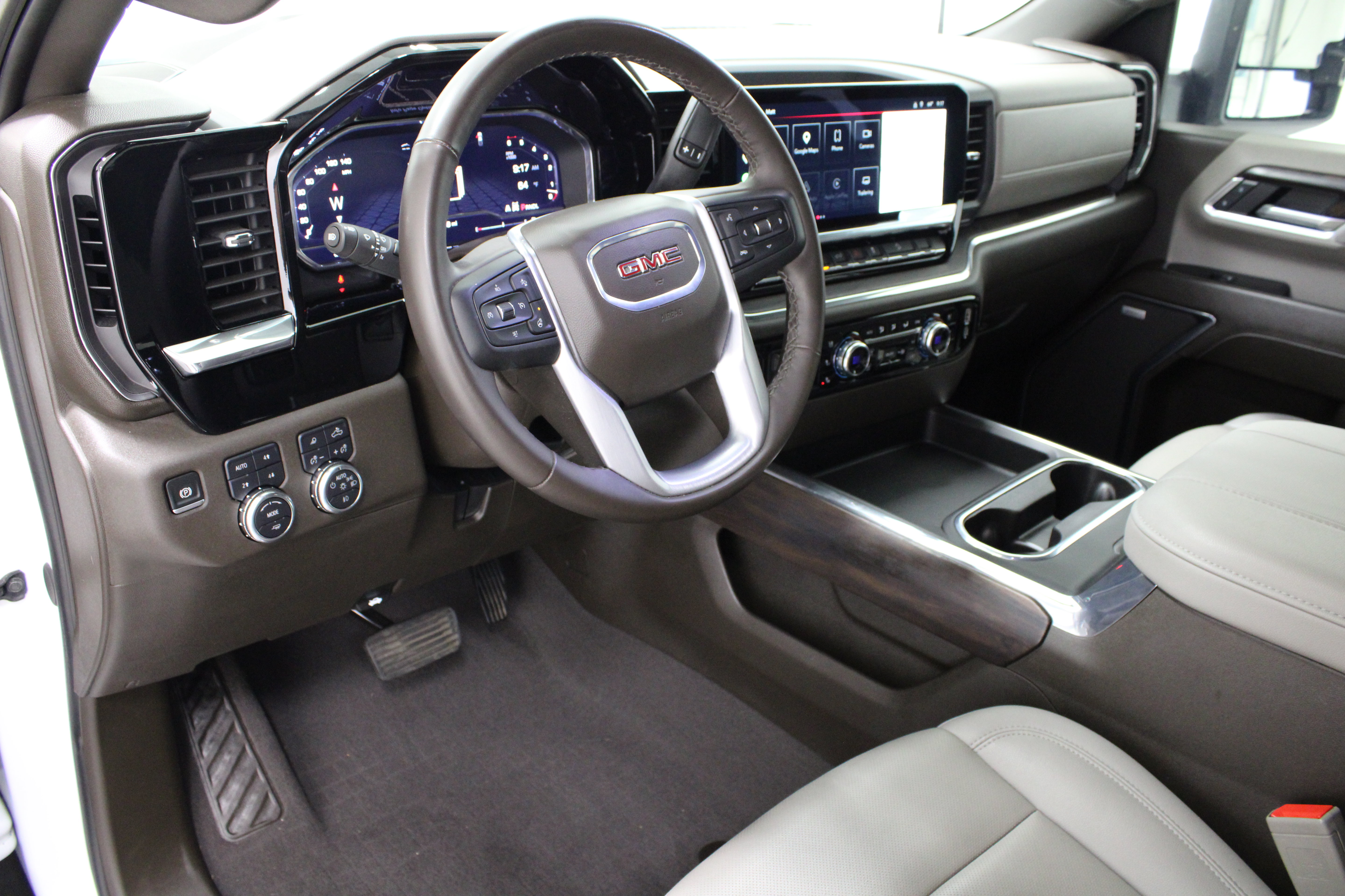 Used 2025 GMC Sierra 2500 SLT w/ Texas SLT Premium Package AWD/4WD image 16