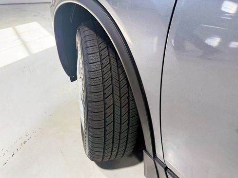 Used 2018 Nissan Rogue S image 3