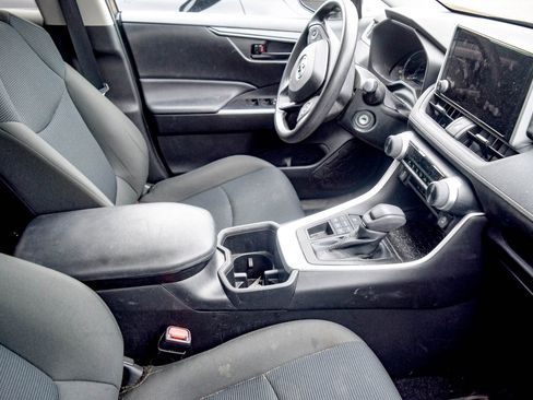Used 2023 Toyota RAV4 LE AWD/4WD image 19