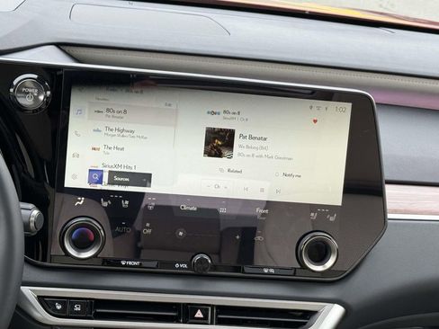 Used 2025 Lexus RX 450h Luxury w/ Convenience Package image 10