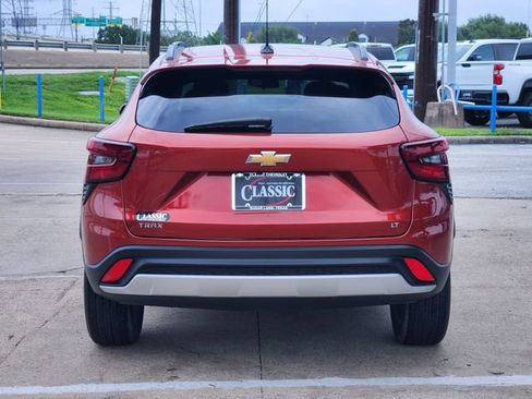 Used 2024 Chevrolet Trax LT w/ Driver Confidence Package FWD image 6