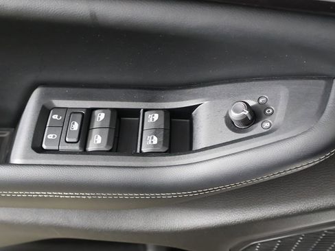Used 2023 Jeep Grand Cherokee Laredo AWD/4WD image 34