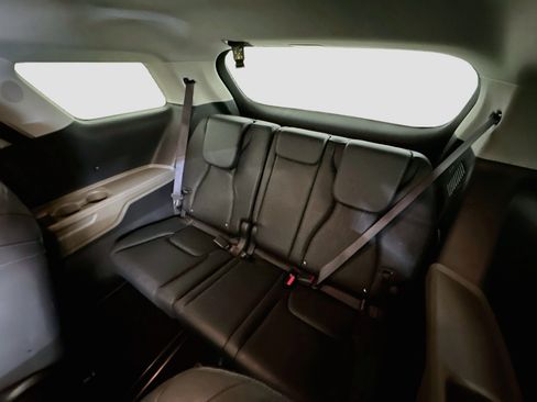 Used 2026 Kia Carnival FWD image 30