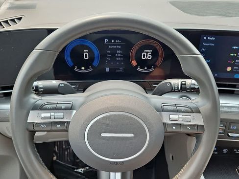 Used 2025 Hyundai Kona SEL FWD image 17