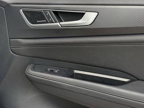 Used 2024 Volkswagen Atlas Cross Sport SEL Premium R-Line image 29