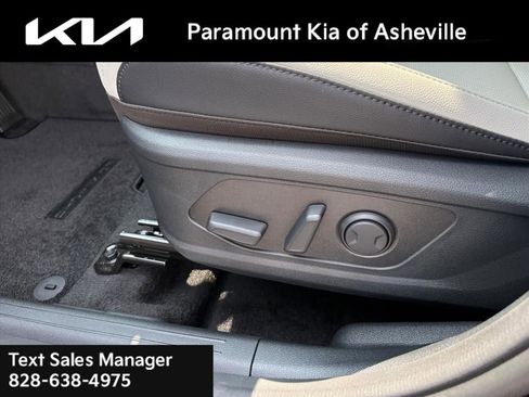 New 2025 Kia Sportage EX image 18