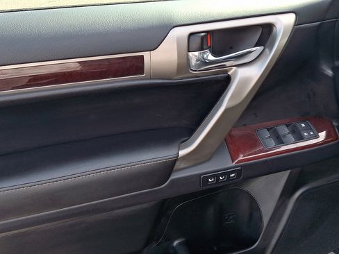 Used 2019 Lexus GX 460 Premium image 12