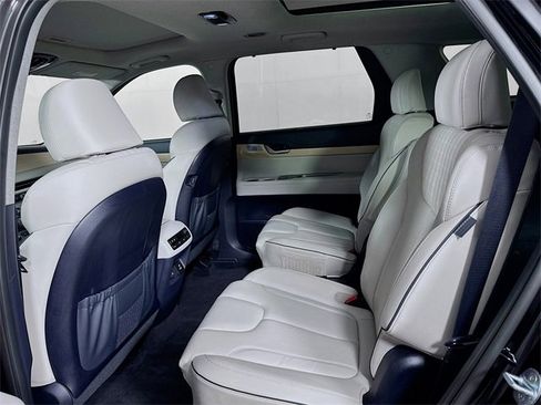 Used 2023 Hyundai Palisade Limited image 14
